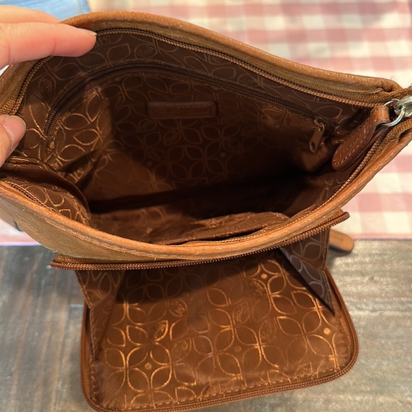 Brown leather fossil crossbody purse. Used in great condition! - Picture 3 of 5